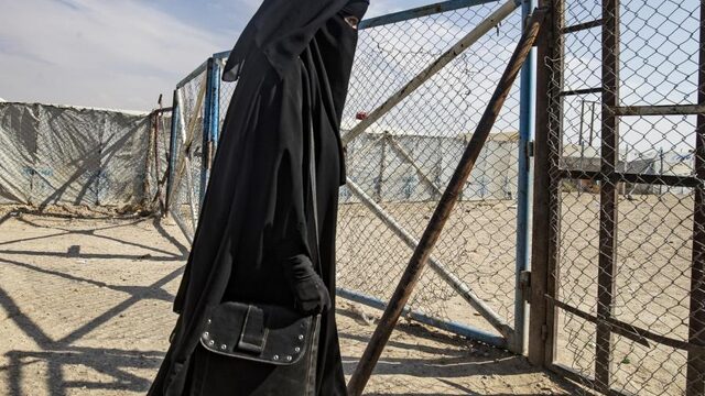Nederlandse IS-vrouw ontsnapt uit kamp Al-Hol en op punt naar Nederland te komen