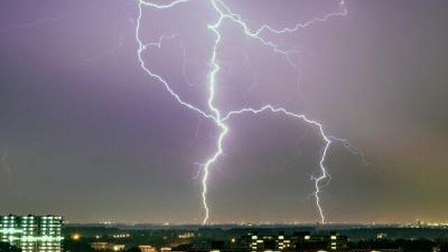 'Forse onweersbuien' op komst, code oranje in vijf provincies