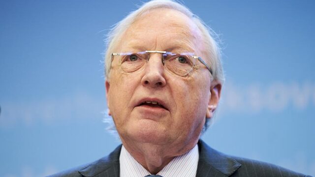 Oud-topambtenaar Tjibbe Joustra: overheid dient niet efficiënt te zijn