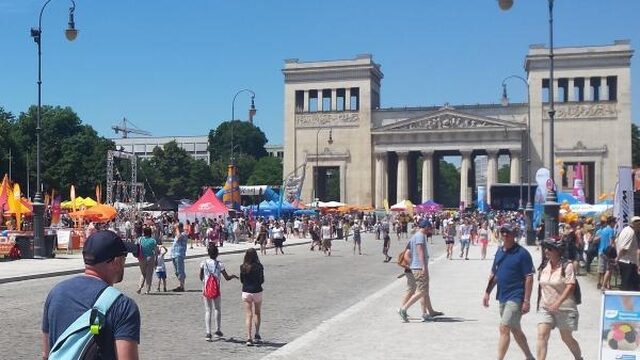 Oktoberfest München: een feestelijke traditie met een donker verleden