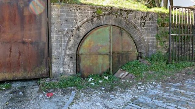 Albanië: Toeristische rondleiding door oude tunnels en bunkers