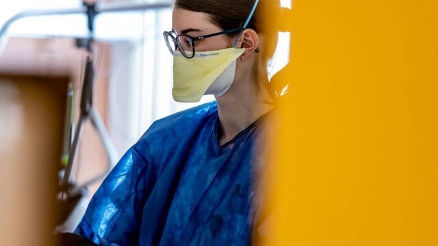 13.884 zorgmedewerkers met corona, 9 doden
