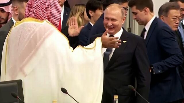 Poetin en kroonprins Mohammed gebroederlijk op G20-top