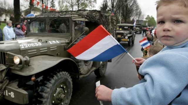 Vandaag op NPO Radio 1: Identiteitsfraude, 50 jaar bevrijding en voetbal in de Eredivisie