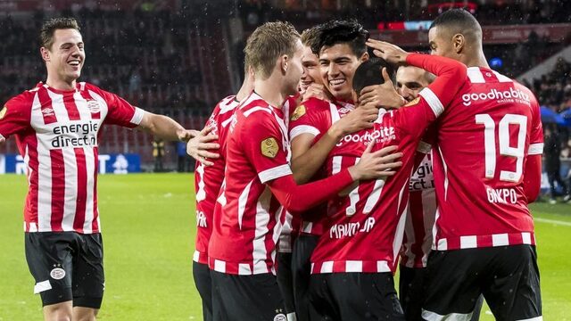 PSV zet zichzelf voor schut tegen RKC in bekertoernooi