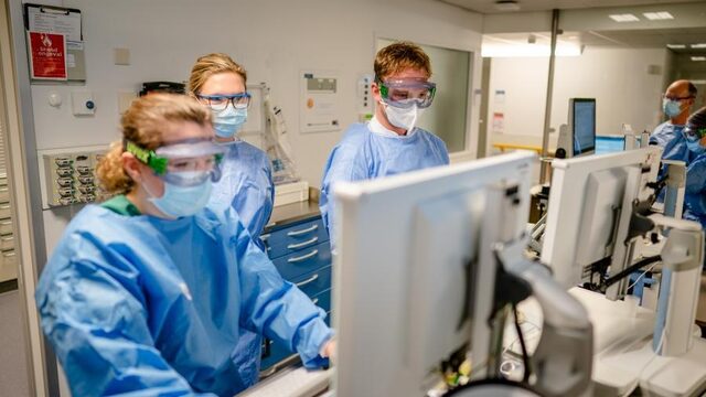 NvZ: 'Begin met het vaccineren van ziekenhuispersoneel'