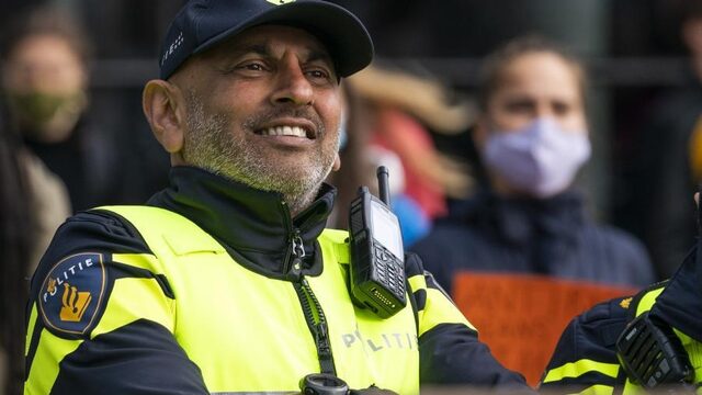 Hoe bereidt de politie zich voor op de jaarwisseling? En wat te doen aan rellende jongeren?
