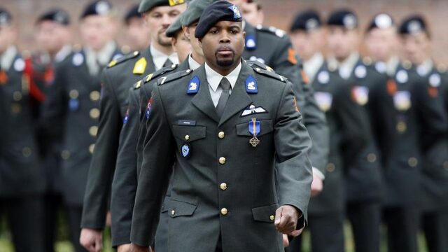 Militair redde leven van collega die ’s nachts werd beschoten: ‘Al is het het laatste wat ik doe’