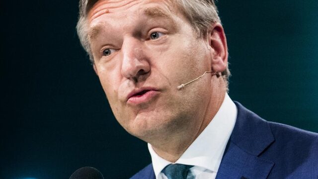 Buma: ‘Hulporganisaties moeten drenkelingen redden maar niet mensen aan boord wenken’