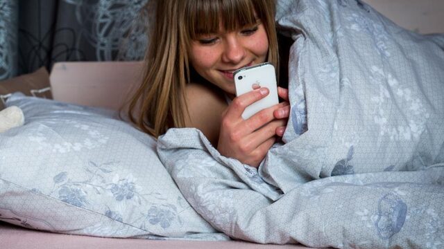 Feit of Fictie: 'Te veel naar een scherm kijken kan leiden tot blindheid'