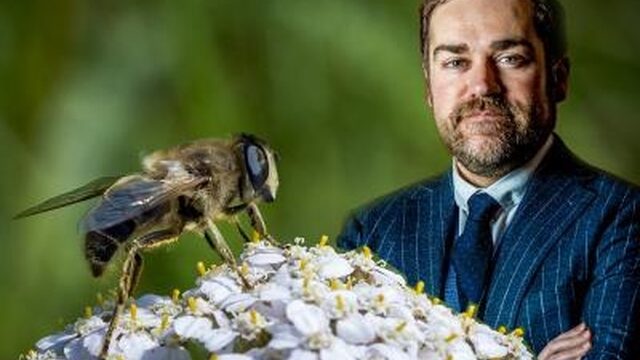 Klaas Dijkhoff gaat de bij redden