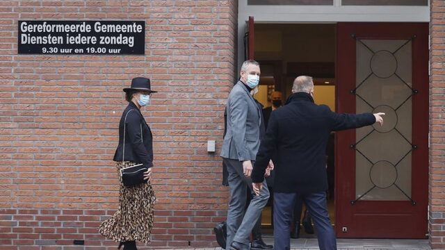 Zeker vijftig kerken laten meer dan honderd mensen toe