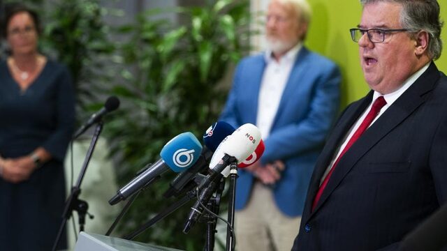 Nieuwslekken voor een persconferentie 'kinderachtig spelletje'