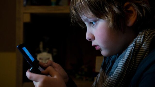 'Ouders gemakzuchtig over schermgebruik kinderen'