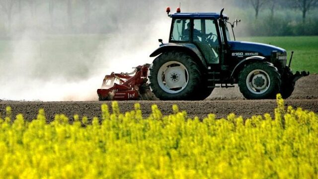 Is de boer op de tractor straks verleden tijd?