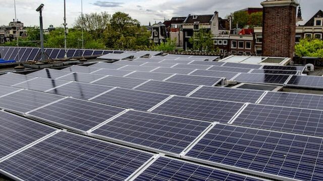 De opbrengst van zonnepanelen is hoger dan ooit en dit is de reden