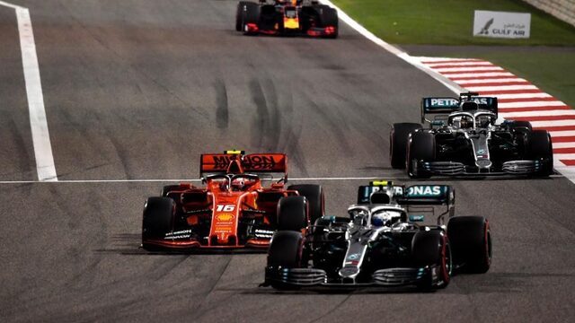 Hamilton wint in Bahrein na motorpech Leclerc