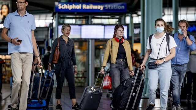 Stand.nl: 'Het kabinet moet quarantaineplicht invoeren voor vakantiegangers uit risicogebieden