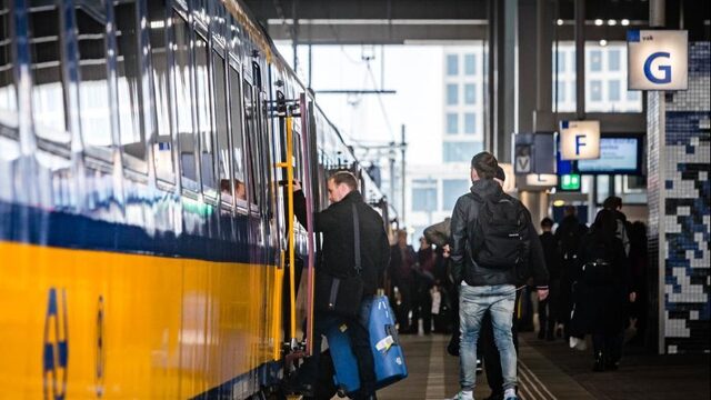 Proef om overlast in de trein te melden via app of sms