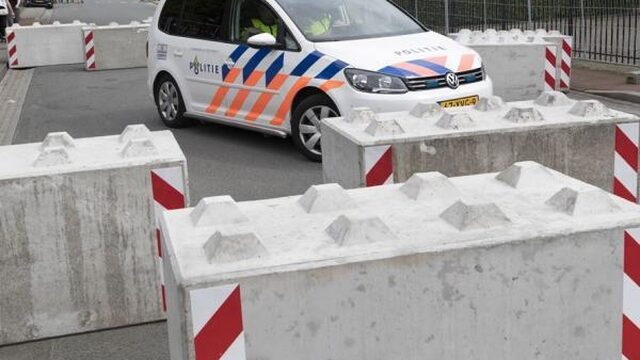 'Zo maar een voertuig neerzetten om een aanslag te voorkomen is niet effectief'