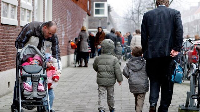 Ouders met autisme: 'Ik werd nooit geknuffeld'