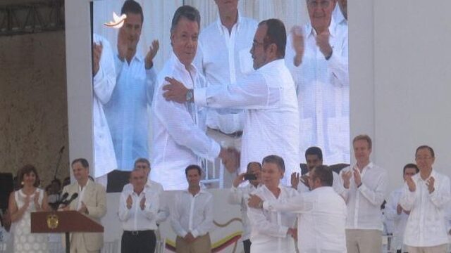 President Colombia: ‘Liever een imperfect akkoord dan een perfecte oorlog’