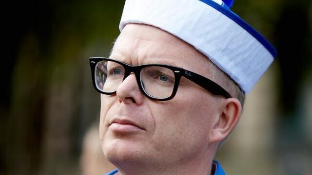 Tips voor politicus Jan Roos: 'Hij moet zijn matrozenpetje thuislaten'