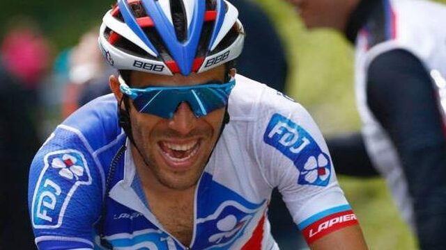 Pinot wint etappe, Dumoulin houdt schade beperkt