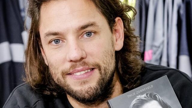 Thomas Dekker staat nog steeds achter zijn boek, ondanks kritiek