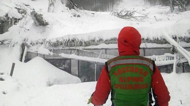 Overlevenden gevonden in hotel Italië