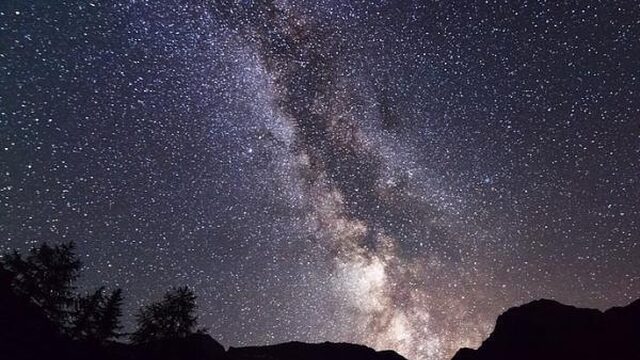 Twee biljoen sterrenstelsels in heelal