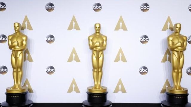 Geklungel tijdens uitreikingen is niet nieuw