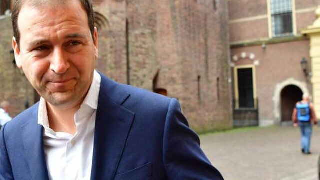 Asscher wil hogere salarissen basisonderwijs regelen