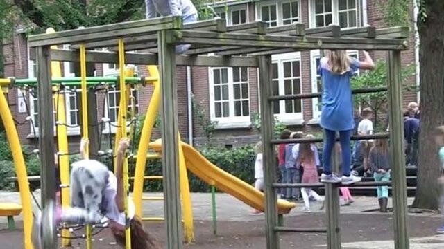 Ouders en medewerkers doorbreken stilte over massale leegloop basisschool