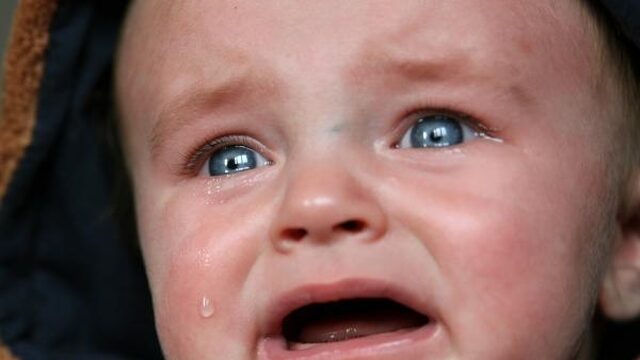 Drinken, dansen en een baby verzorgen