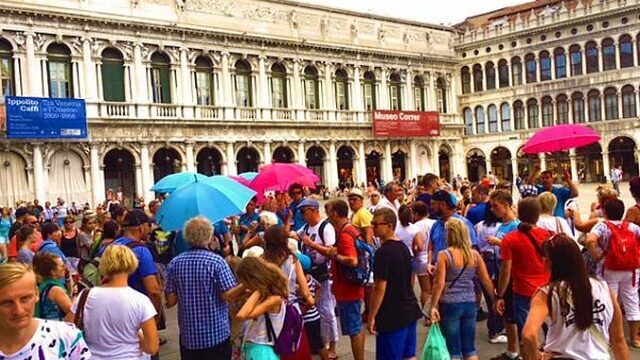 Venetië is de toeristen beu!