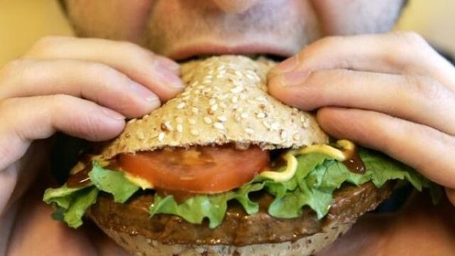 ‘Hamburgers en ijs gezonder dan je denkt’