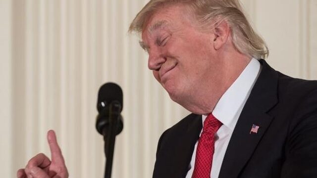 Kan Trump met 1 druk op de rode knop een kernoorlog ontketenen?
