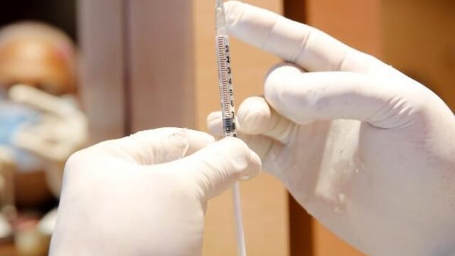 Botox en fillers op je achttiende? Jongeren maken elkaar gek