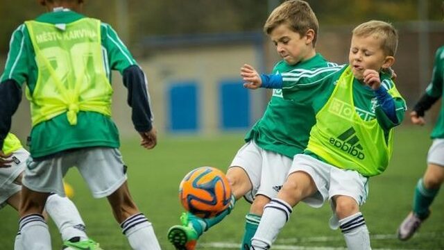 Houdt sport jongeren op het rechte pad? Grote studie vindt geen effect