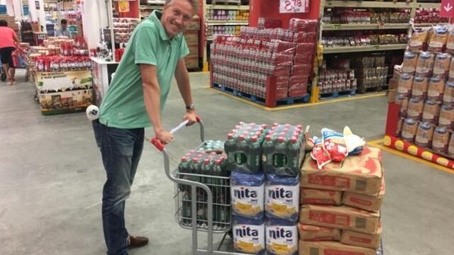 Pallets met schoonmaakmiddelen voor olympisch dorp Rio