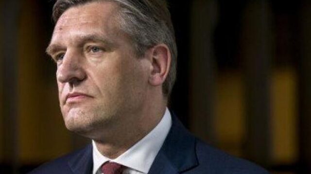 CDA-leider Buma: 'Dienstplicht tegen kloof in de samenleving'