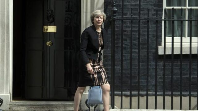 Media benaderen vrouwelijke politici met: ‘Is ze mans genoeg?’