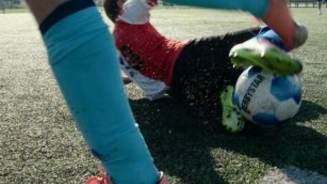 Kunstgrasveld onveilig? 'Dom dat RIVM doet alsof er niets aan de hand is'