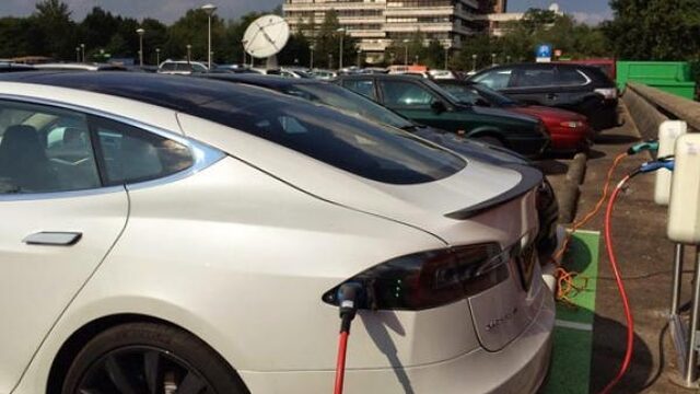 100.000ste elektrische voertuig de weg op