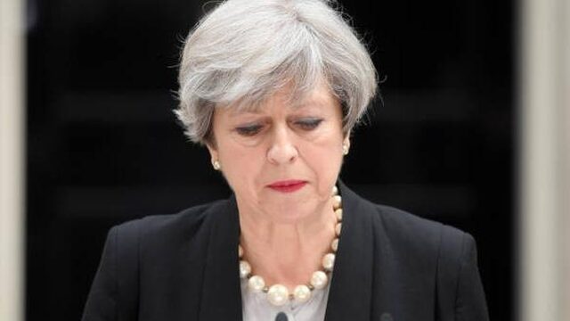 Premier May: ziekmakende laffe aanslag op kinderen