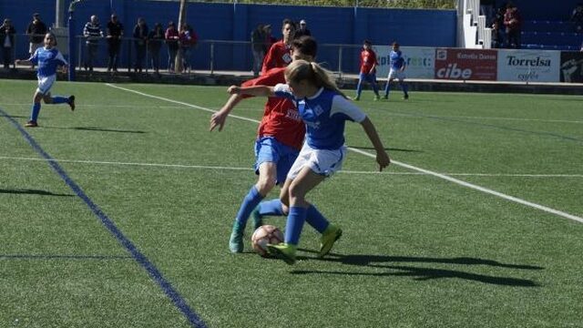 Spaans meisjesvoetbalteam wint jongenscompetitie en schrijft geschiedenis