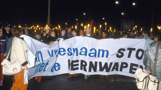 Alicante - Waarom ging men in 1983 massaal demonstreren, maar blijft het nu stil?