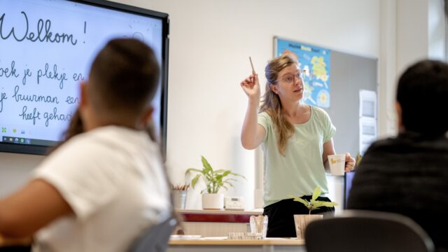 Is méér geld en minder administratie de oplossing voor het lerarentekort?