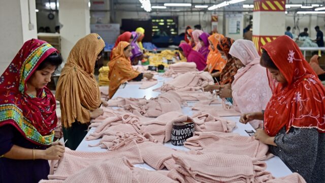 Hoe het komt dat de verkiezingen in Bangladesh van dit weekend waarschijnlijk weinig invloed hebben op de kledingindustrie